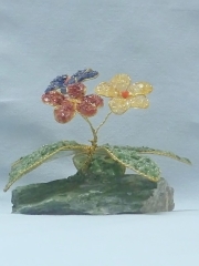 Drei Blumen (± 7 cm) mit Lapislazuli, Bergkristall und Jaspis